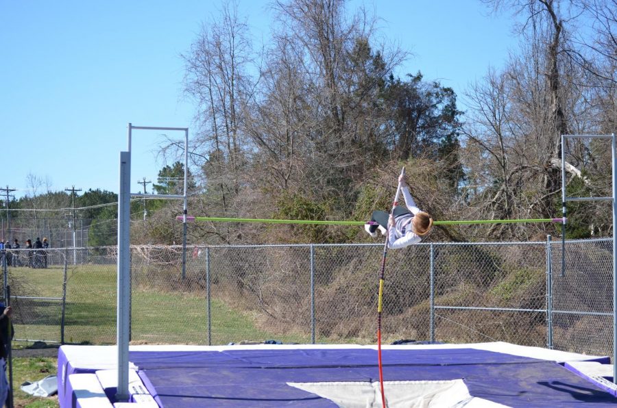 Laney King jumping at Battlefield Relays.